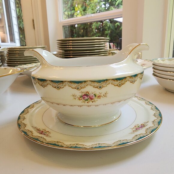 Vintage Meito China “Keepsake” Dinnerware Set – 1940s Japan – 12 Place Settings - Picture 11 of 17